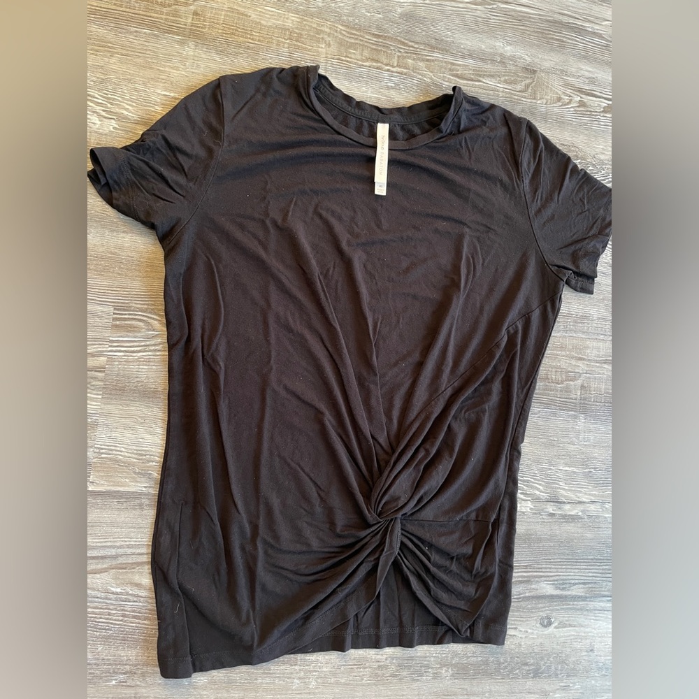 Aritzia: Babaton black twist in front T-shirt size xs